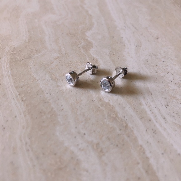 Stud Earrings - Picture 1 of 1